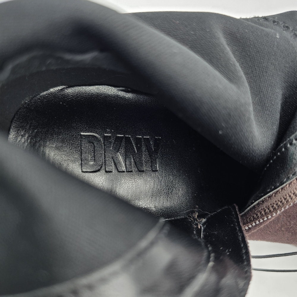 NIB DKNY Cavale Heeled Ankle Booties, Espresso (Brown Suede), Women's 10, NEW! - Picture 12 of 16